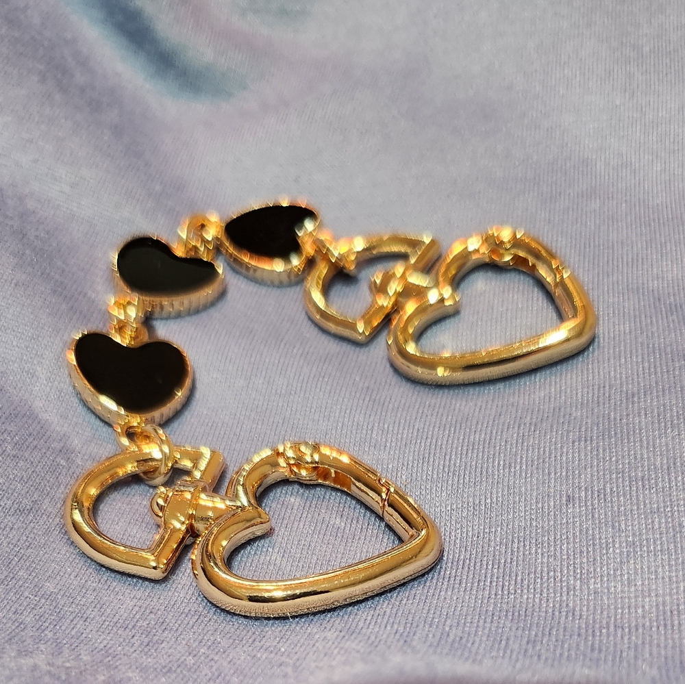 0033. New Gold and Black Heart Chain Extender